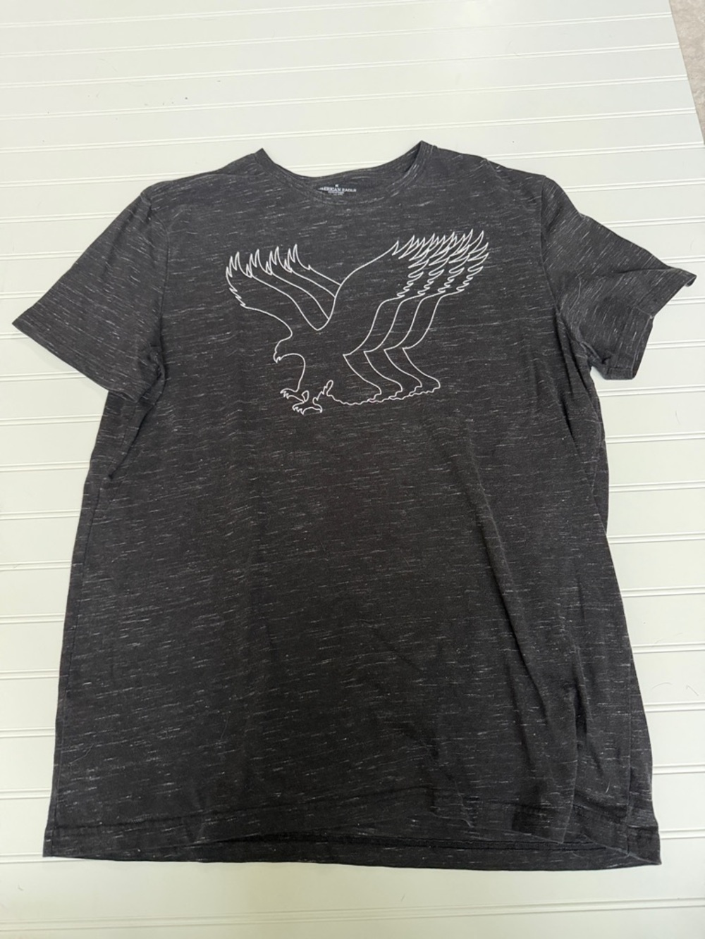 (059)American Eagle Outfitters Charcoal Heather Tee with White Eagle Outline